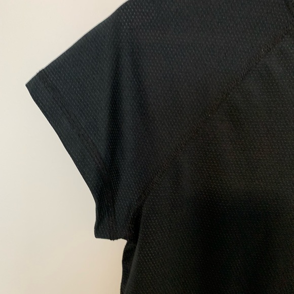 Lululemon Silverscent Black T-Shirt - Size 6 - Picture 3 of 6